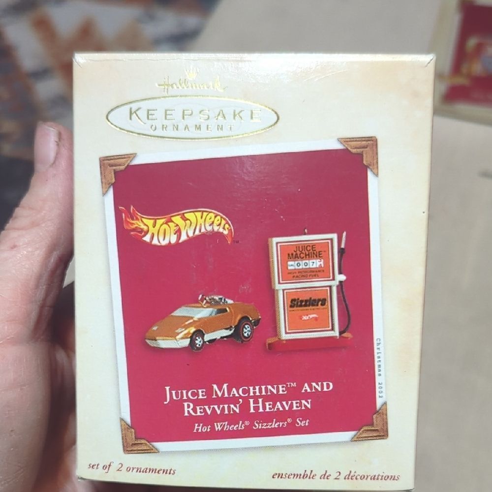 Hallmark Keepsake Hot Wheels Sizzlers Ornament Set - Red and Gold
